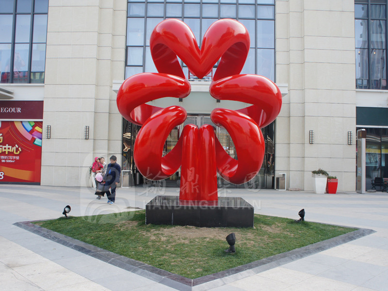 山茶花，规格：高4.8m,材质：不锈钢，位于：温州万达广场.JPG